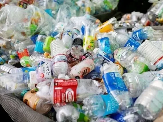 PET PLASTIC BOTTLE SCRAP/REGRIND